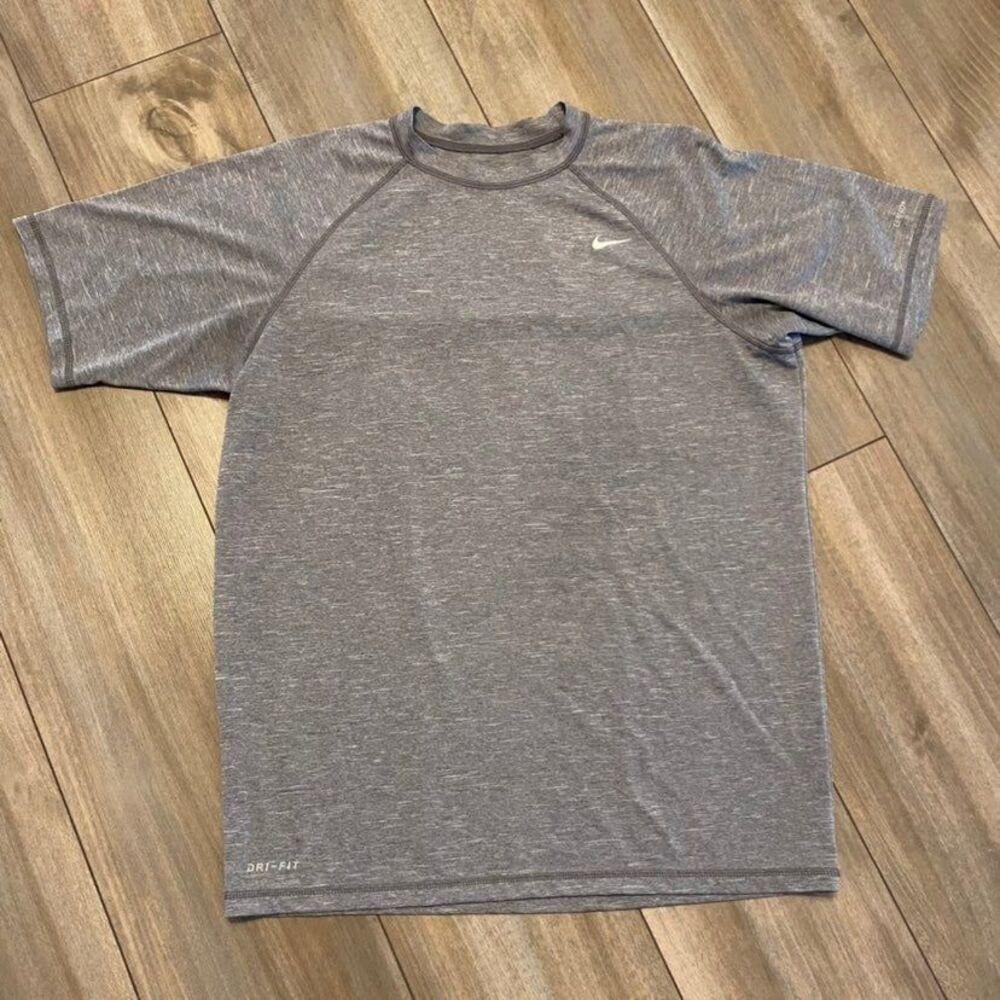 Nike Mens Dri-Fit Raglan Short Sleeve Training Shirt Gray Medium  Bin G-12